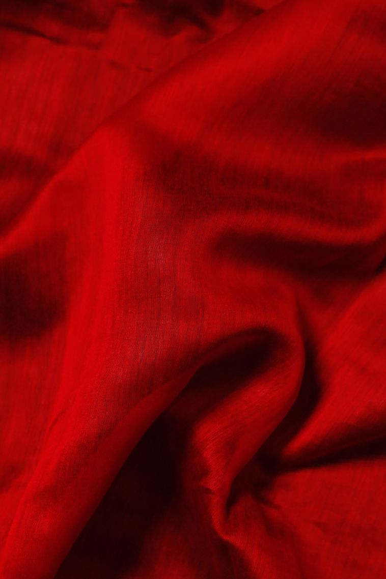 Elegant Red Lightweight Saree - Comfortable and Stylish view 3