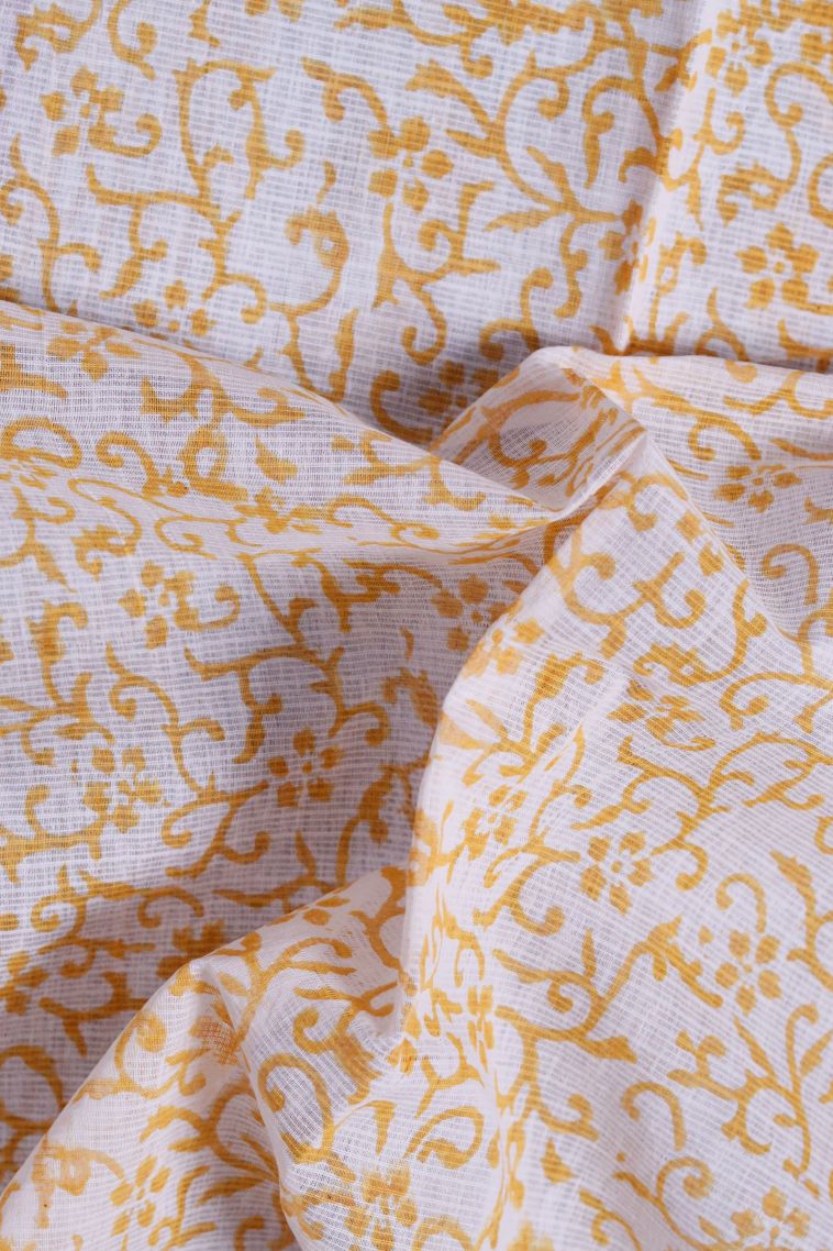Traditional Lightweight Saree with Gold Zari and Classic Abstract Motif Finish view 3