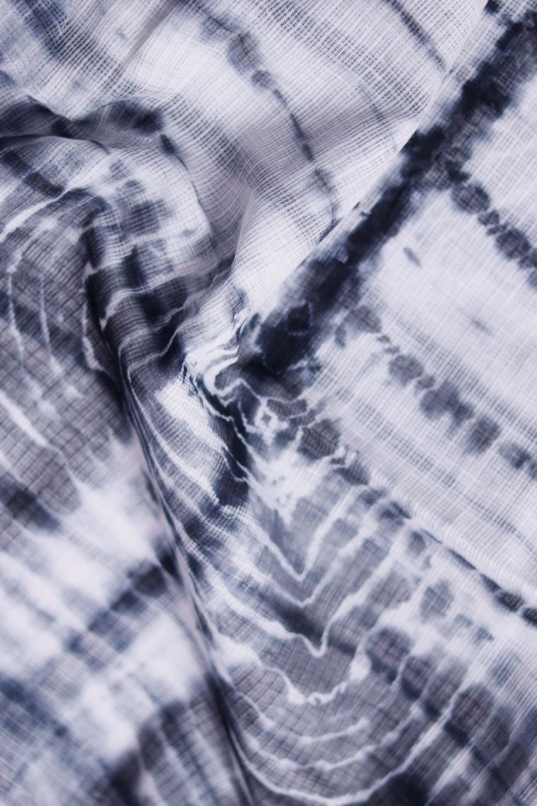 Classic Lightweight Black N White Saree view 4