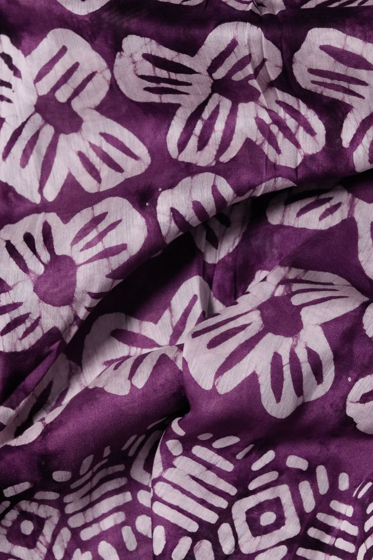 Traditional Floral Lightweight Saree - Ideal for Daily Wear view 4
