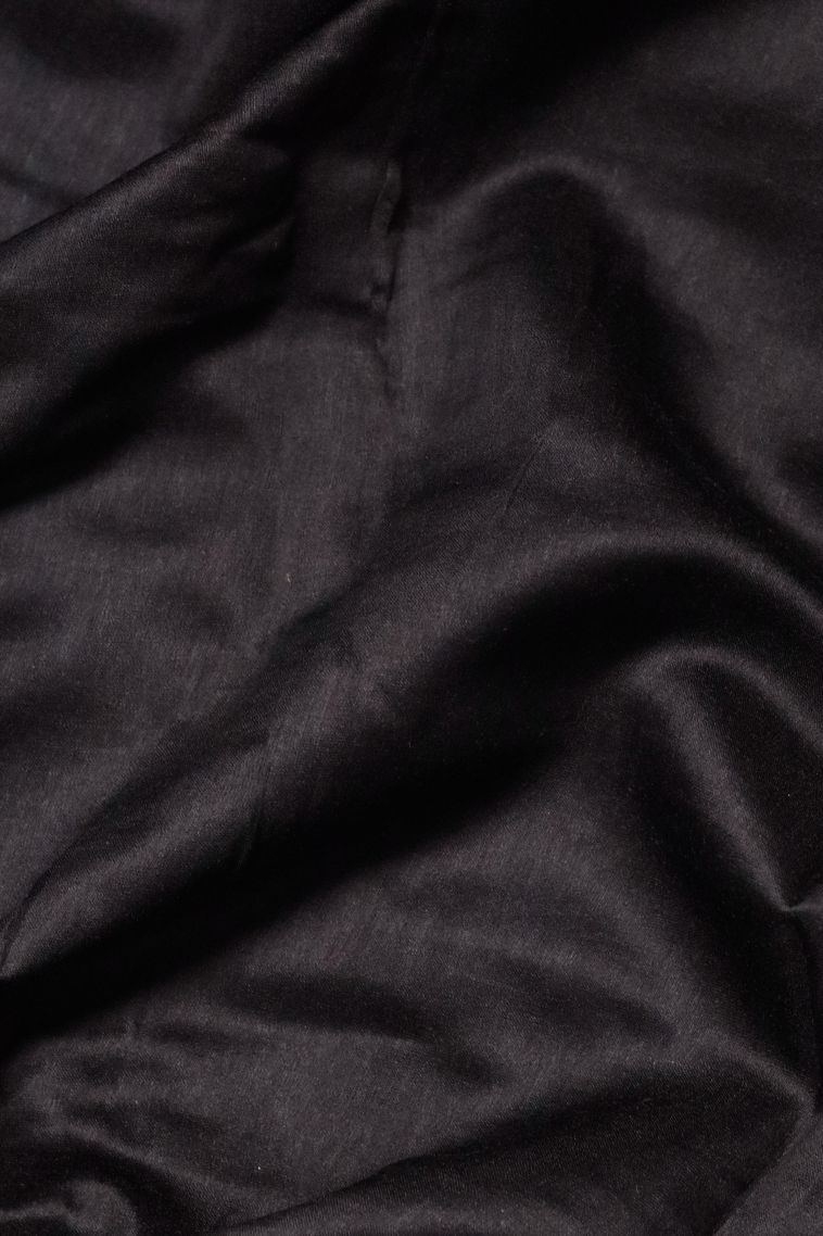 Elegant Black Lightweight Saree with Solid Colour Detailing view 3