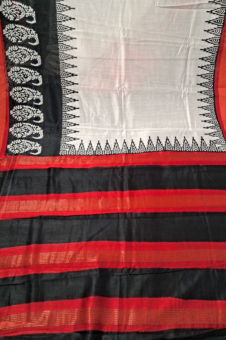 Traditional Solid Colour Lightweight Saree - Ideal for Festive view 2