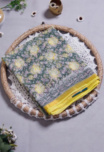 Traditional Floral Lightweight Saree