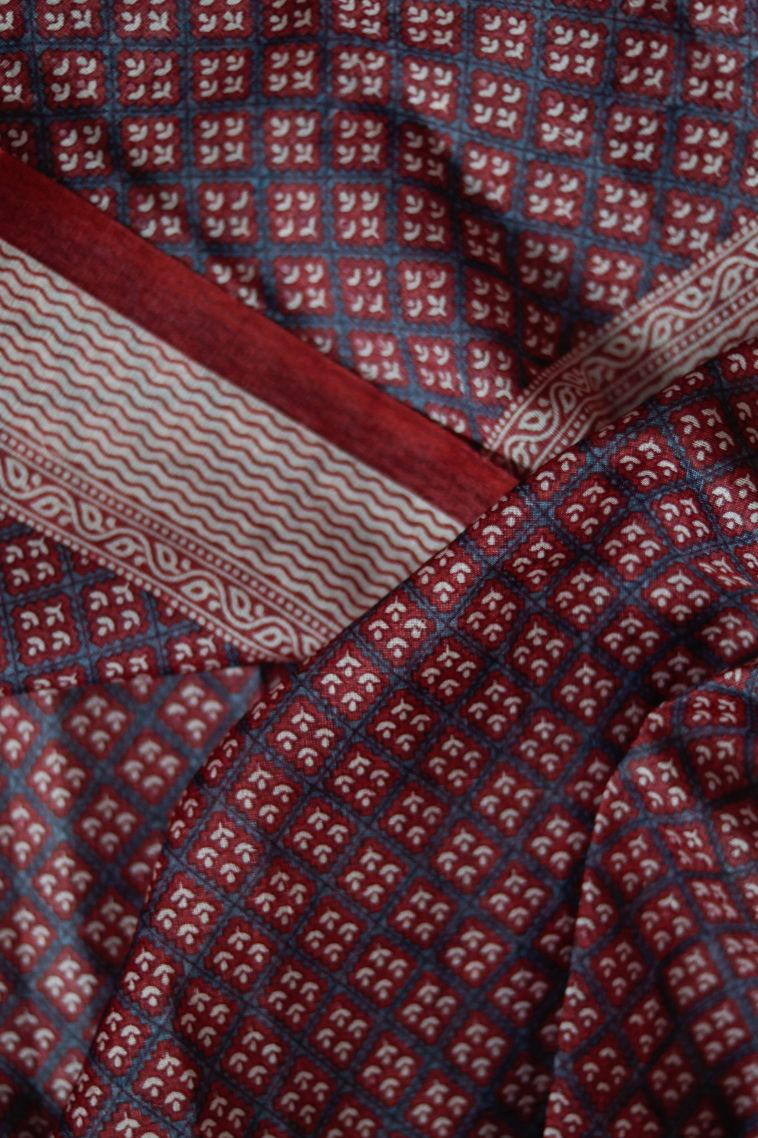Traditional Floral Motif Tusser Silk Saree - Ideal for Festive view 4