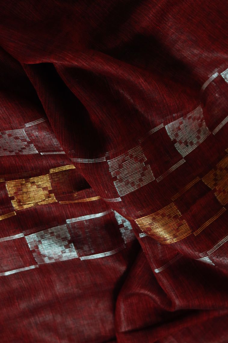 Traditional Pure Linen Saree with Silver Zari and Classic Geometric Finish view 3
