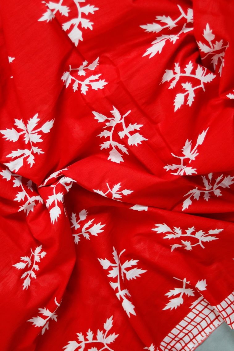 Daily Wear Bright Red Lightweight Saree with Elegant Stripes Finish view 4