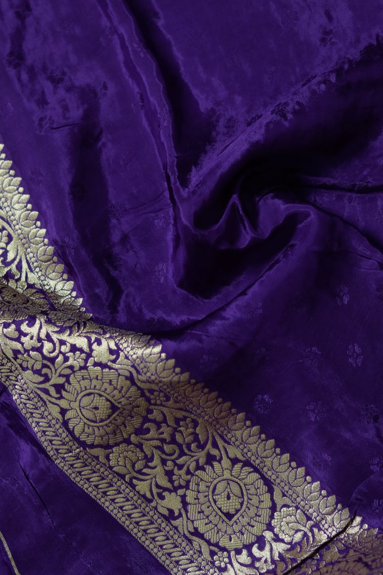 Traditional Lightweight Saree with Classic Floral Motifs Finish view 2