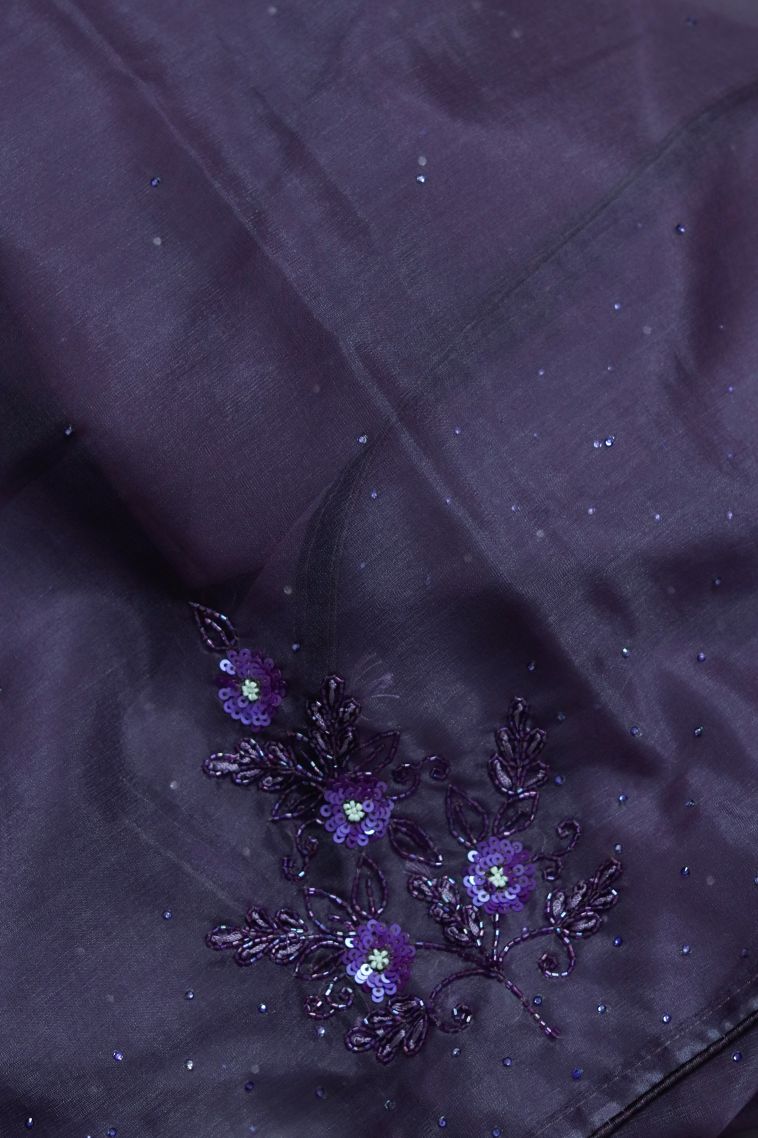 Stylish Handwoven Soft & Flowing Saree Featuring Elegant Floral Border. view 3