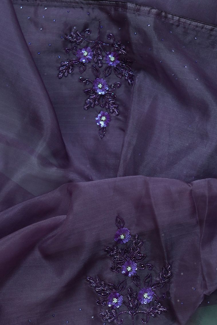 Stylish Handwoven Soft & Flowing Saree Featuring Elegant Floral Border. view 2