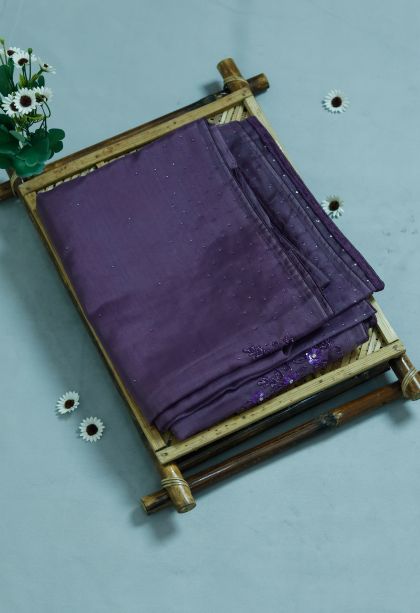 Stylish Handwoven Soft & Flowing Saree Featuring Elegant Floral Border.
