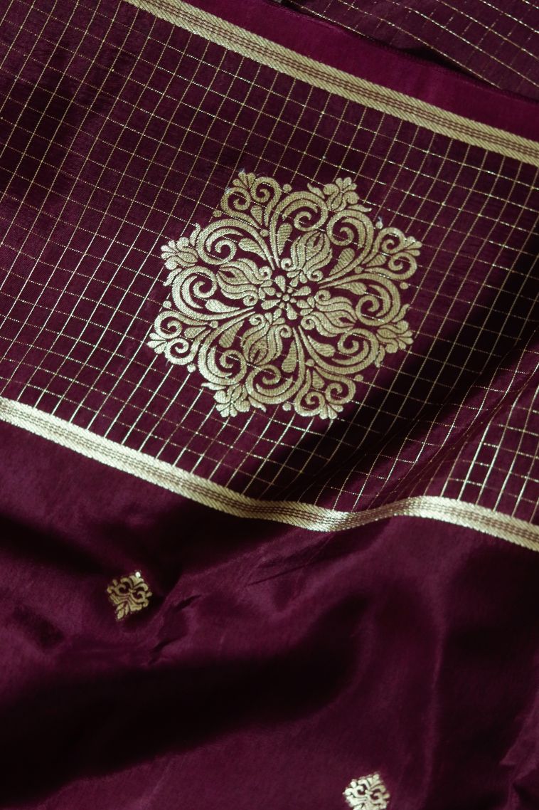 Graceful Deep Purple Lightweight Saree view 3
