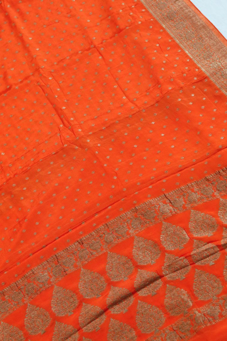 Classic Handwoven Silk-cotton Banarasi Saree Featuring Dotted Designs view 2