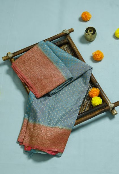 Festive Wear Lightweight Saree with Elegant Abstract Motif Finish
