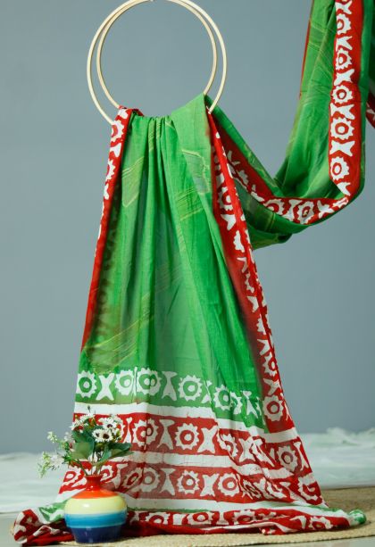 Classic Lightweight Saree in Green