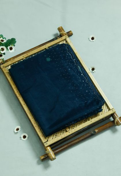 Designer Soft & Flowing Saree with Plain Work