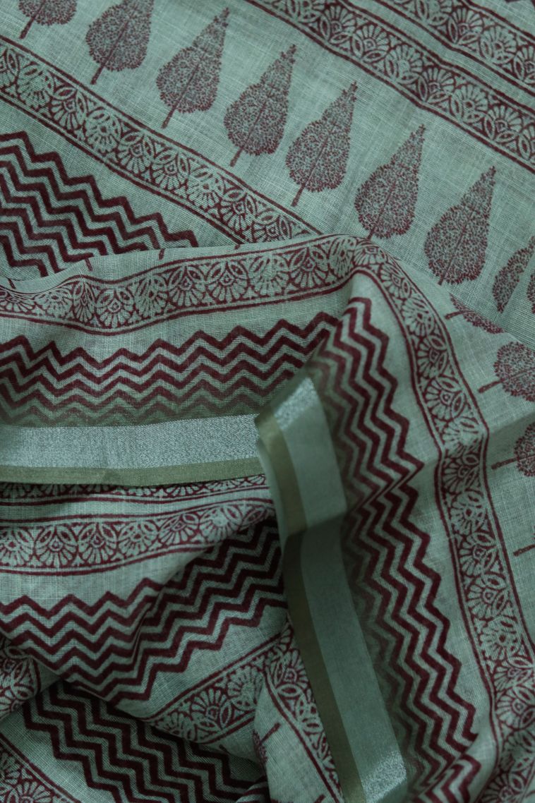 Elegant Linen Saree with Zari Border - Perfect for Office view 4