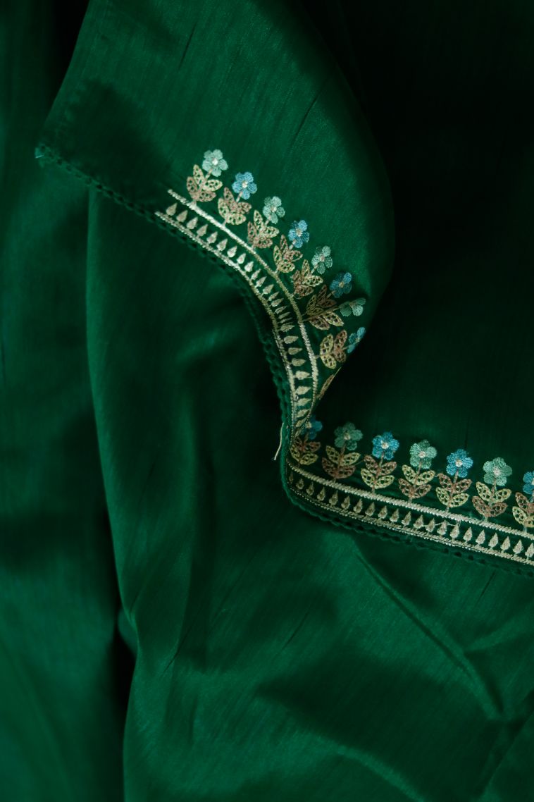 Festive Collection Tusser Silk Saree with Subtle Dotted Motifs view 3