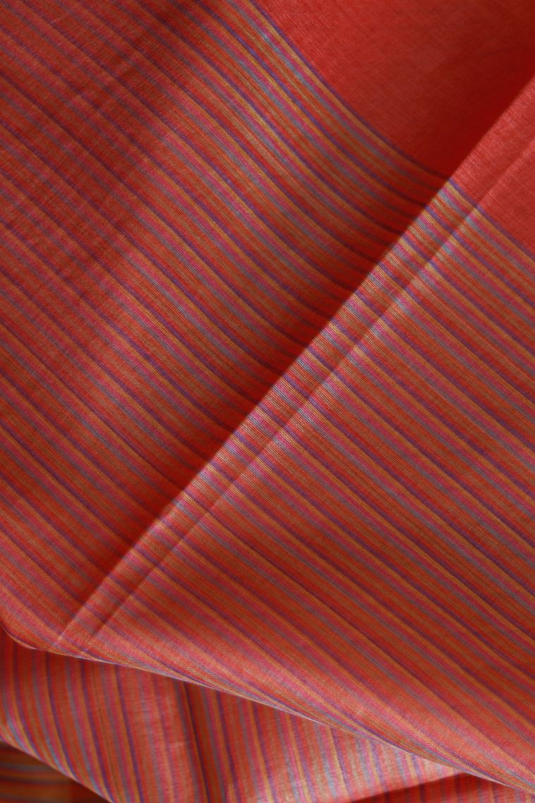 Classic Handwoven Stiff & Rich Finish Saree view 3