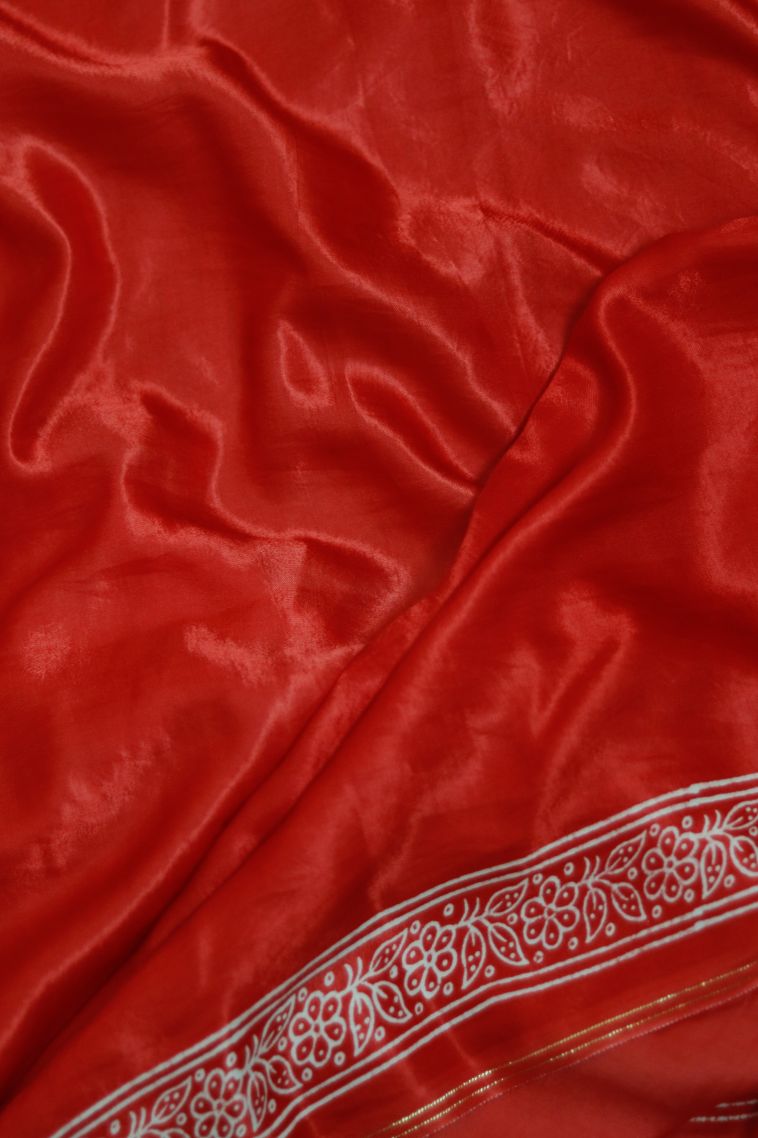 Office Wear Soft & Flowing Saree in Kumkuma Red with Elegant Floral Motifs Finish view 3