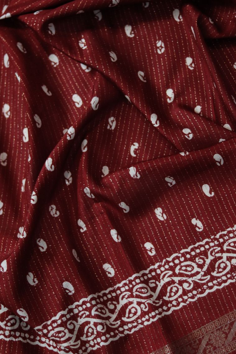 Classic Dola Silk Saree in Maroon-red view 4