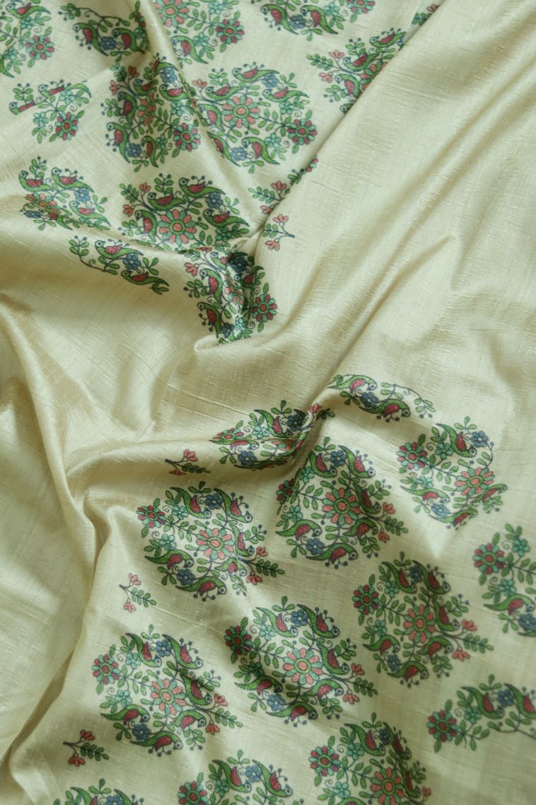 Elegant Stiff & Rich Finish Saree with Floral Motifs Border view 3