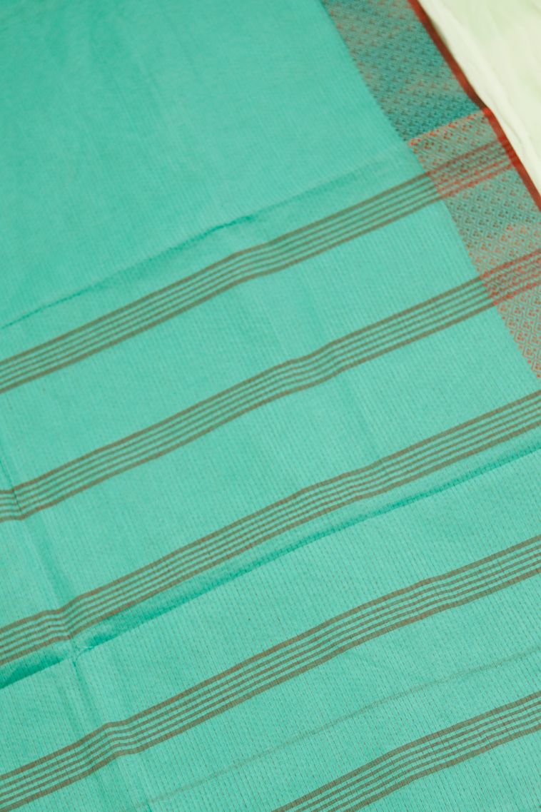 Classic Handwoven Bengal Pure Cotton Saree Featuring Subtle Stripes Pattern view 2