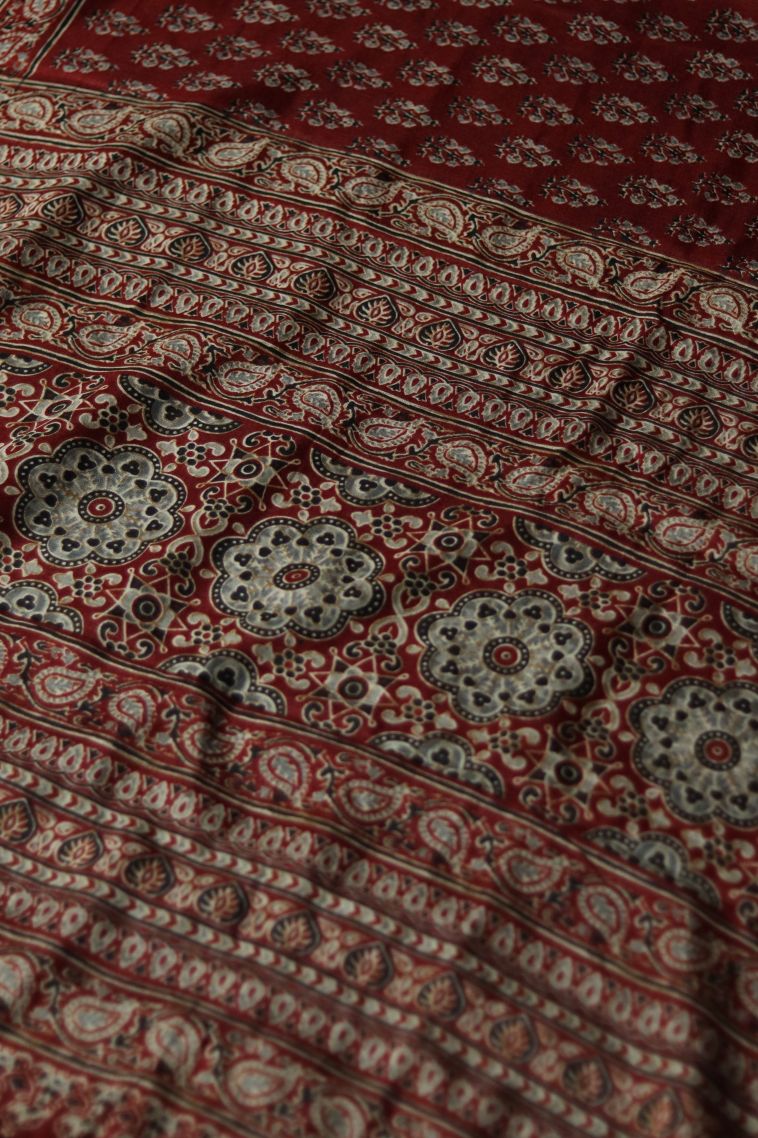 Festive Collection Modal Silk Saree with Subtle Floral Motifs view 2