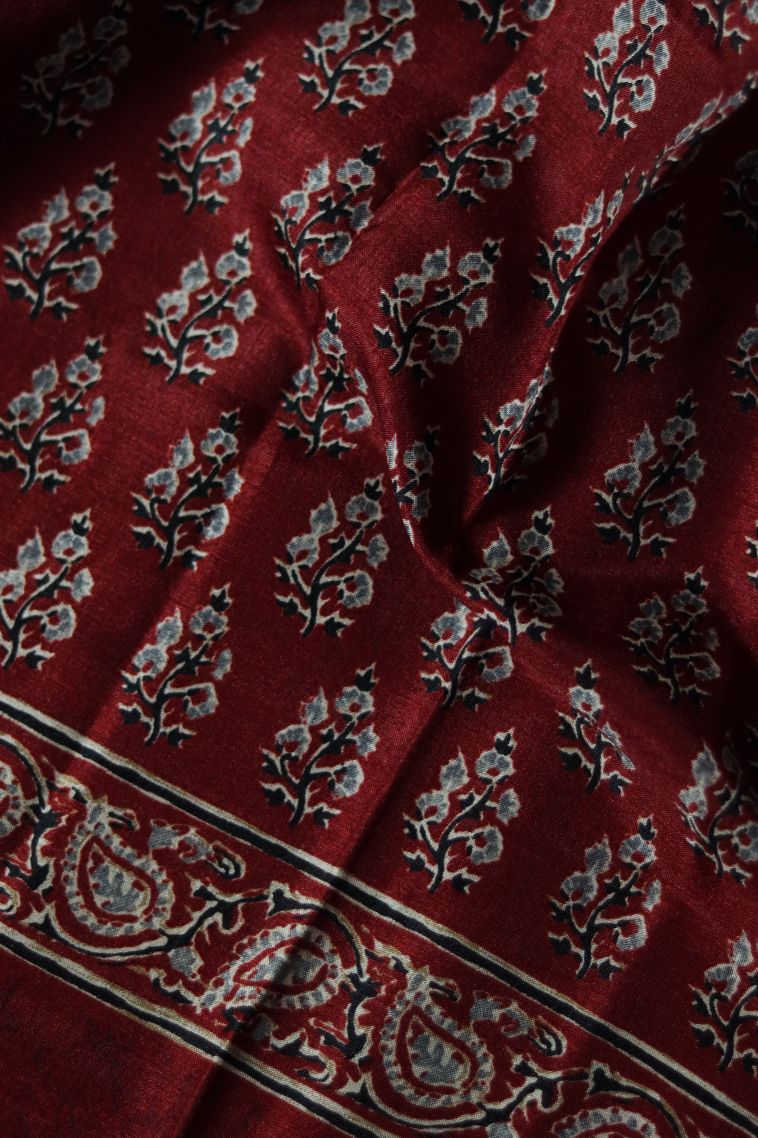 Festive Collection Modal Silk Saree with Subtle Floral Motifs view 4
