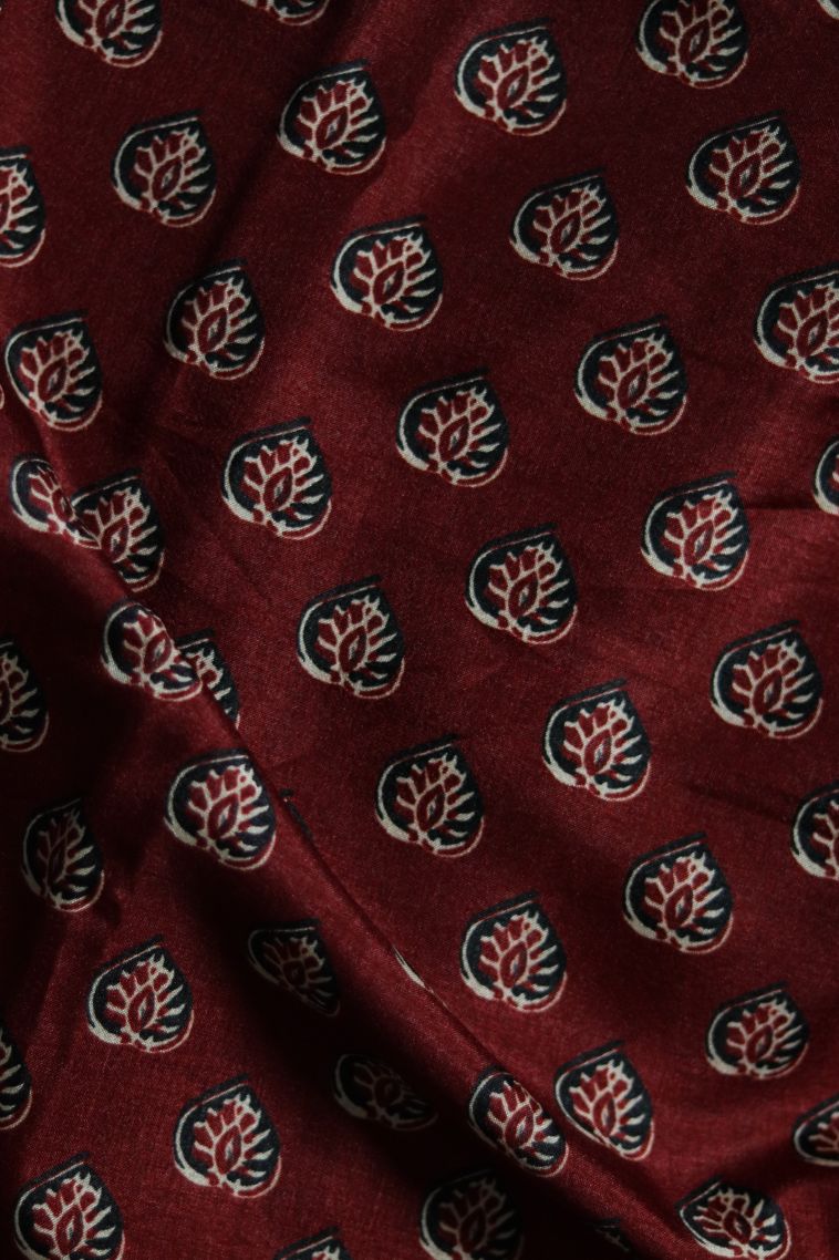Festive Collection Modal Silk Saree with Subtle Floral Motifs view 3
