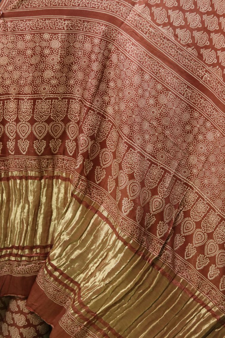Traditional Modal Silk Saree with Gold Zari and Classic Floral Motifs Finish view 2