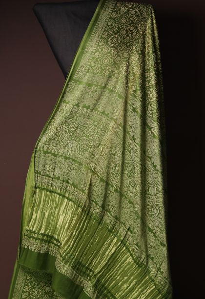 Traditional Modal Silk Saree with Green Zari and Classic Floral Motifs Finish