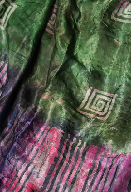 Trending Modal Silk Saree with Abstract Motif Finish