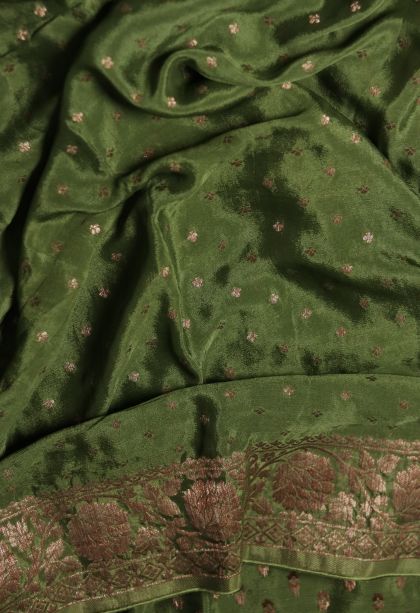 Traditional Buti Banarasi Saree - Ideal for Festive