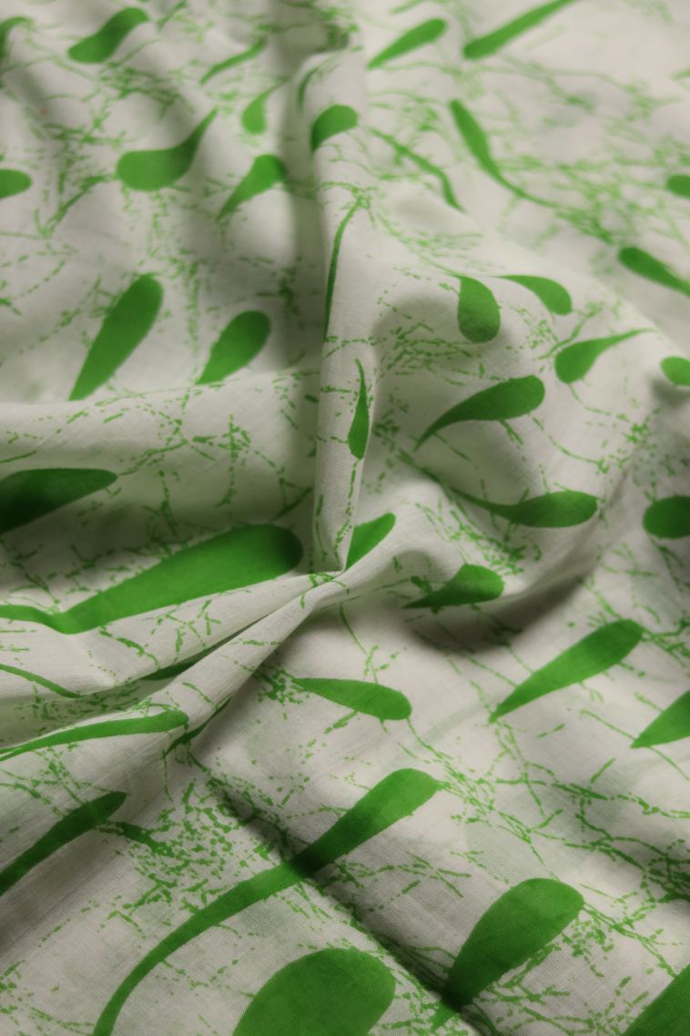 Everyday Wear Green and White Mul Cotton Saree - Comfortable and Stylish view 4