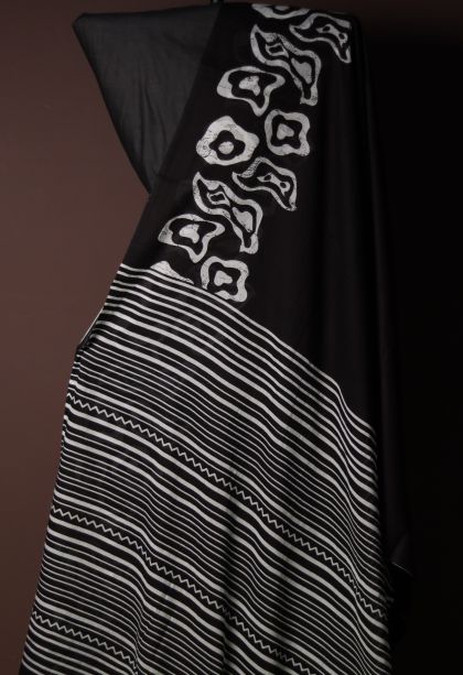 Daily Wear Mul Cotton Saree with Elegant Abstract Motif Finish