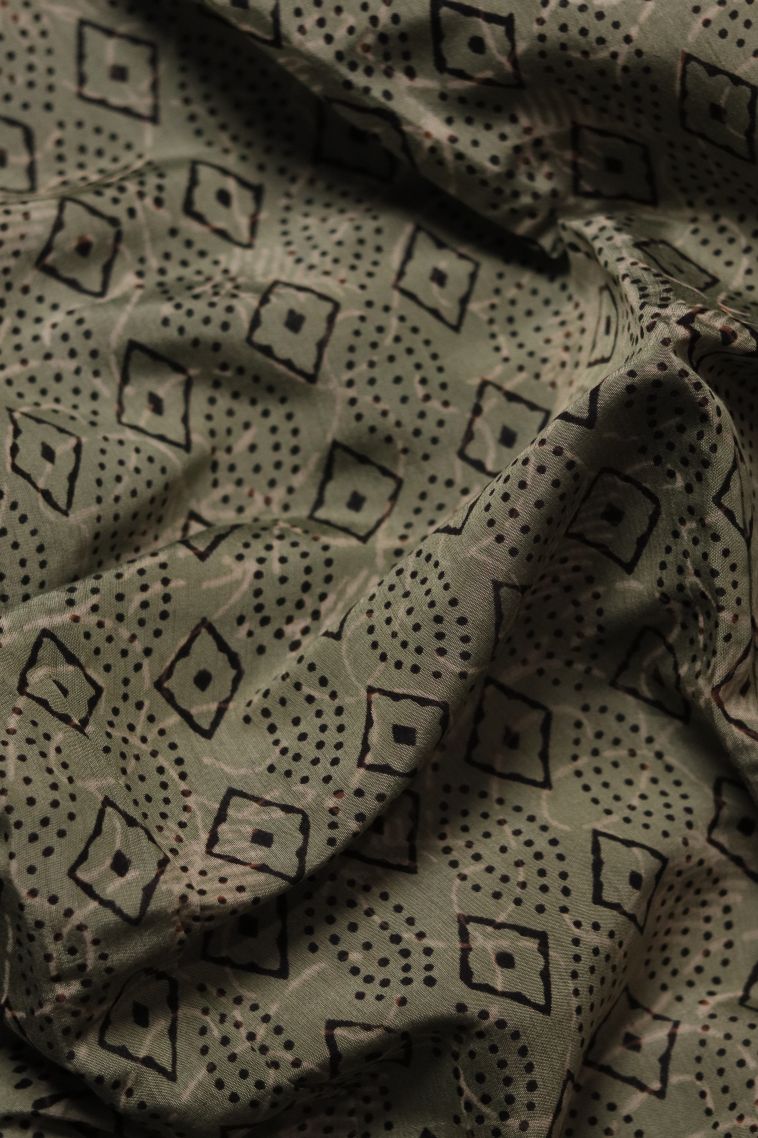 Chanderi Saree with Jacquard Gold Zari - Timeless Style view 3