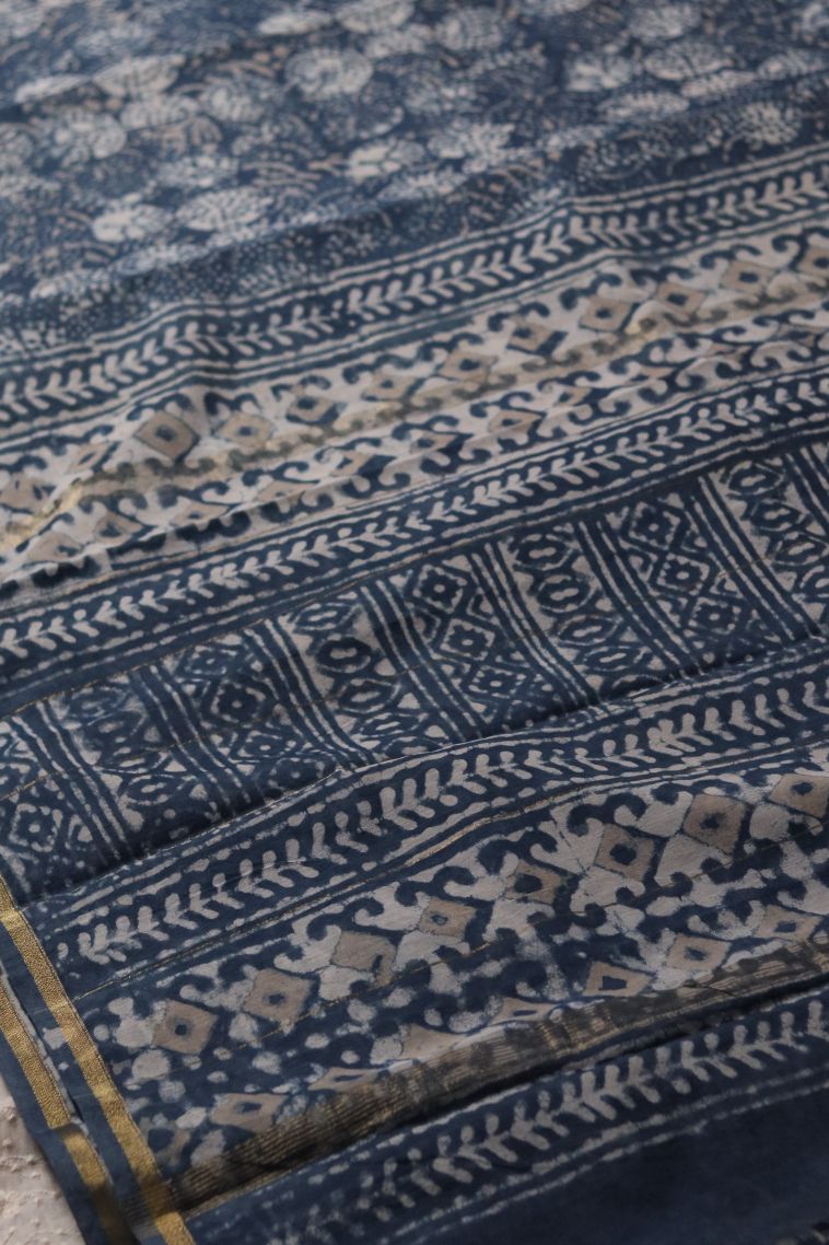 Classic Handwoven Chanderi Saree Featuring Gold Zari Work view 2