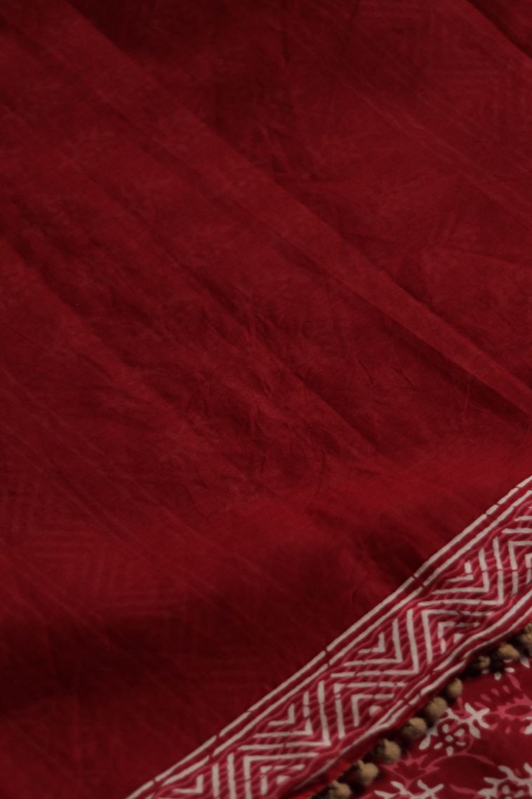 Elegant Mul Cotton Saree with Geometric Border - Perfect for Daily Wear view 3