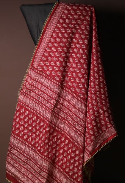 Elegant Mul Cotton Saree with Geometric Border - Perfect for Daily Wear