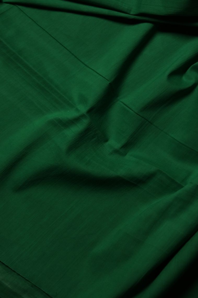 Classic Handwoven Mul Cotton Saree Featuring Floral and Heart Patterns view 3