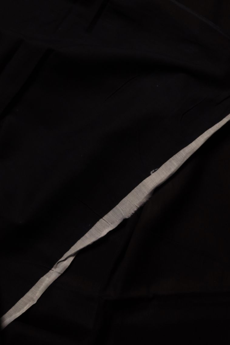 Festive Collection Mul Cotton Saree with Subtle Abstract Floral Motifs view 3