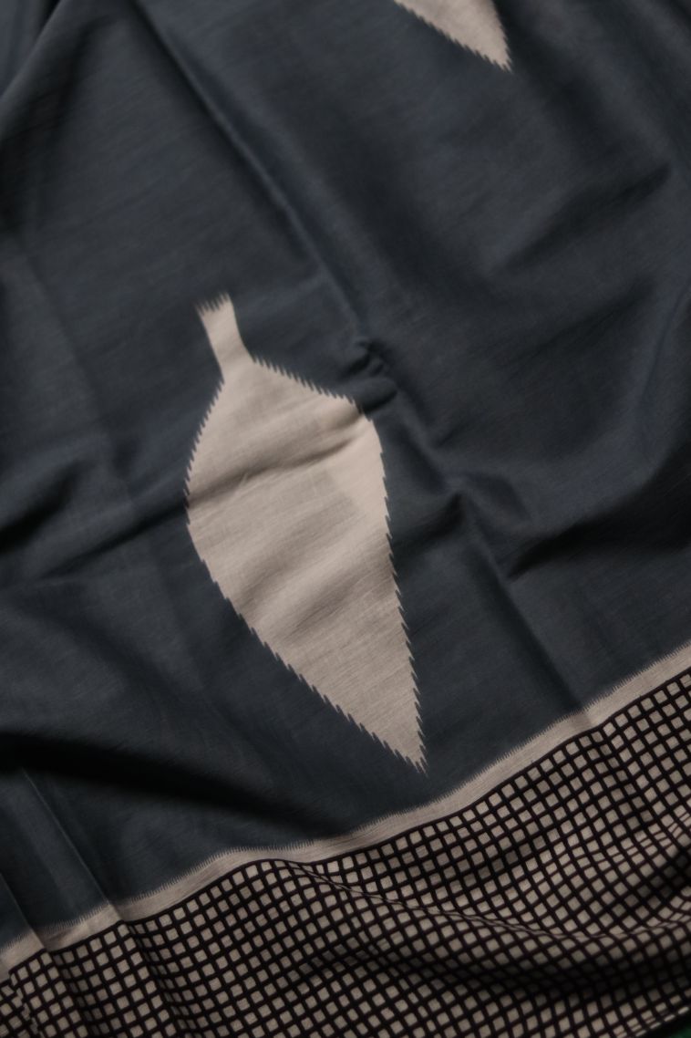 Festive Collection Mul Cotton Saree with Subtle Abstract Floral Motifs view 4