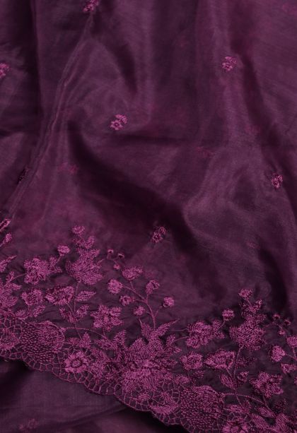 Classic Handwoven Organza Saree Featuring Floral Buti Patterns