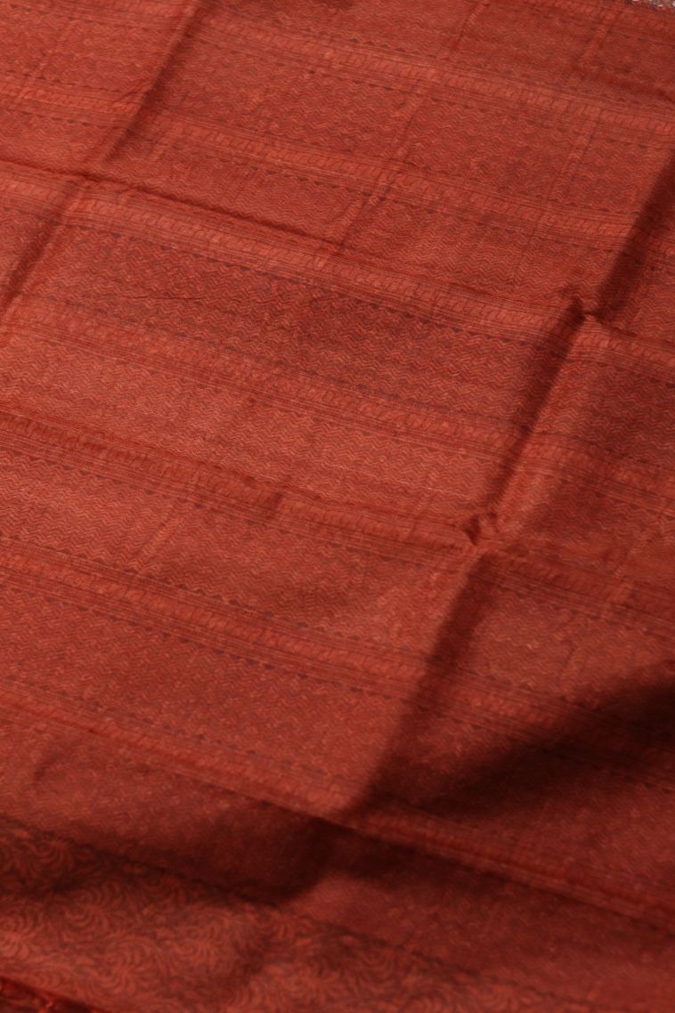 Tusser Silk Saree with floral Motif Finish - Timeless Style view 2