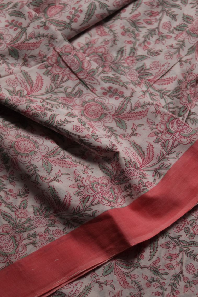 Elegant Pastel Pink Mul Cotton Saree with Subtle Floral Detailing view 4