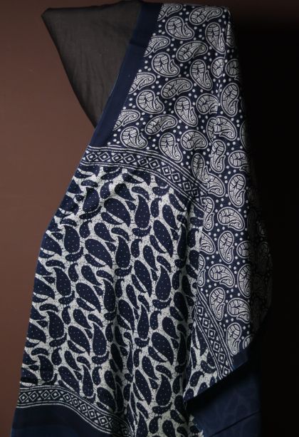 Elegant Navy Blue Mul Cotton Saree with Rich Paisley Detailing