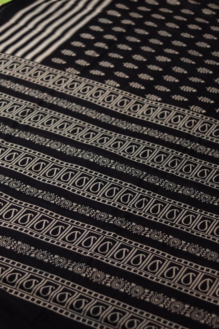 Traditional Mul Cotton Saree with Classic Stripes Finish view 2