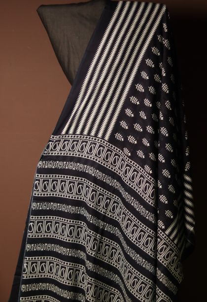 Traditional Mul Cotton Saree with Classic Stripes Finish